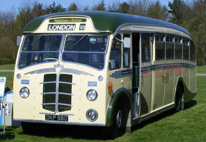 Maidstone & District Leyland-Beadle CO252